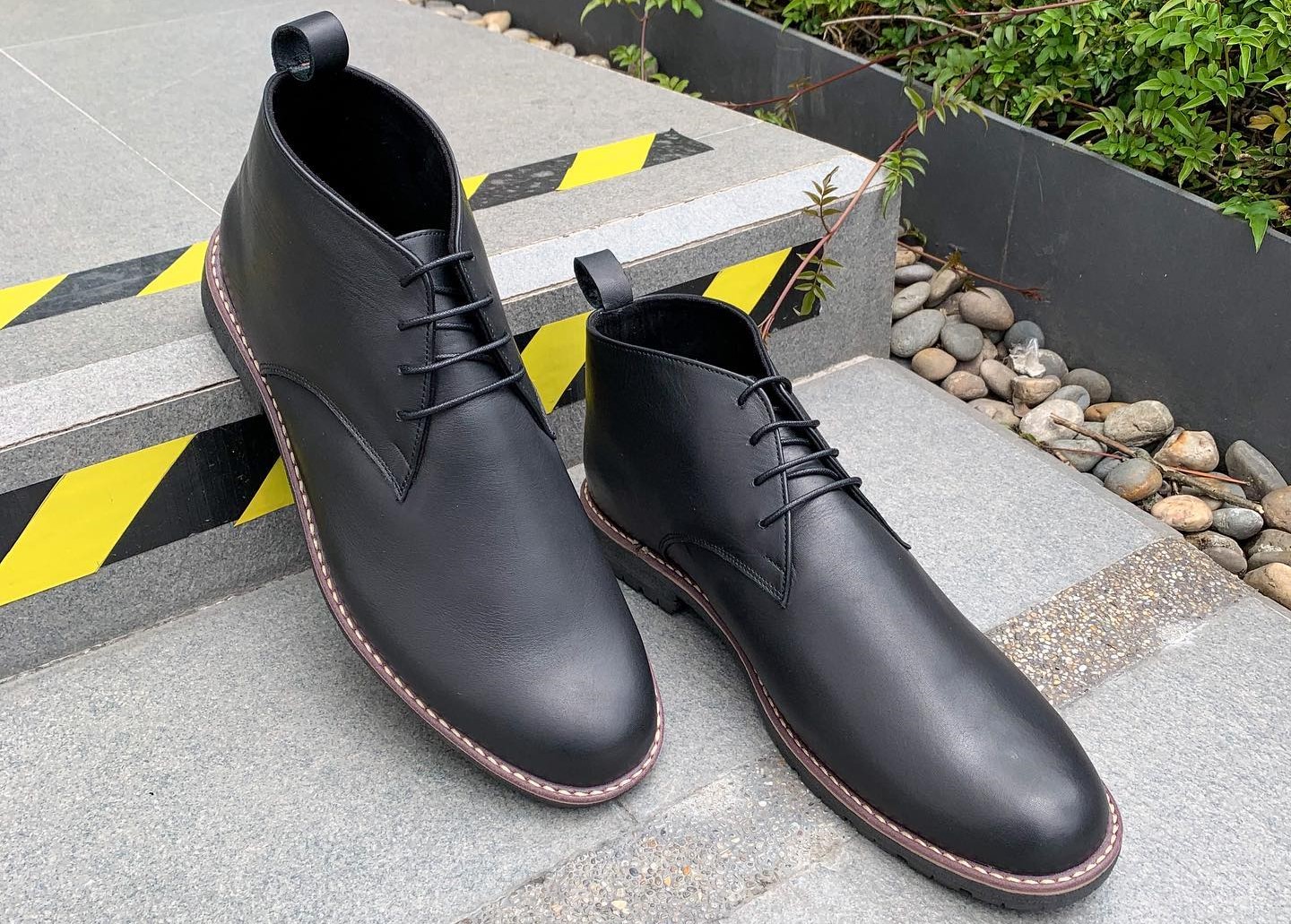 Estos botines informales pero elegantes, te darán un estilo formal, vaya donde vayas.