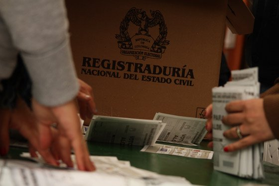 Conservadores no están convencidos de apoyar referendo por la paz