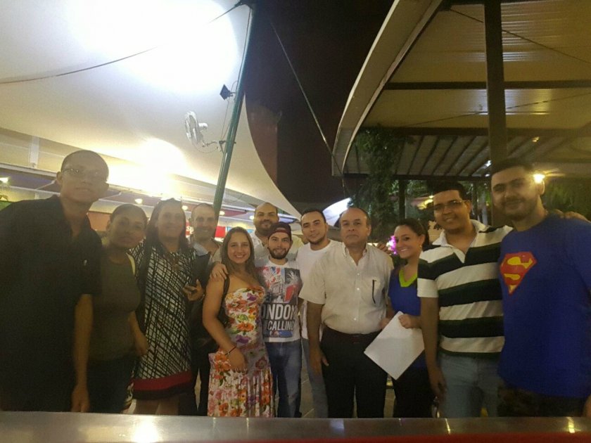 Algunos de los médicos que presentaron su renuncia masiva a una IPS de Cafesalud.
