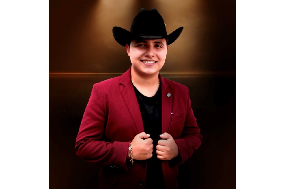 Brian Sandoval y su nueva propuesta de “Flor pálida”