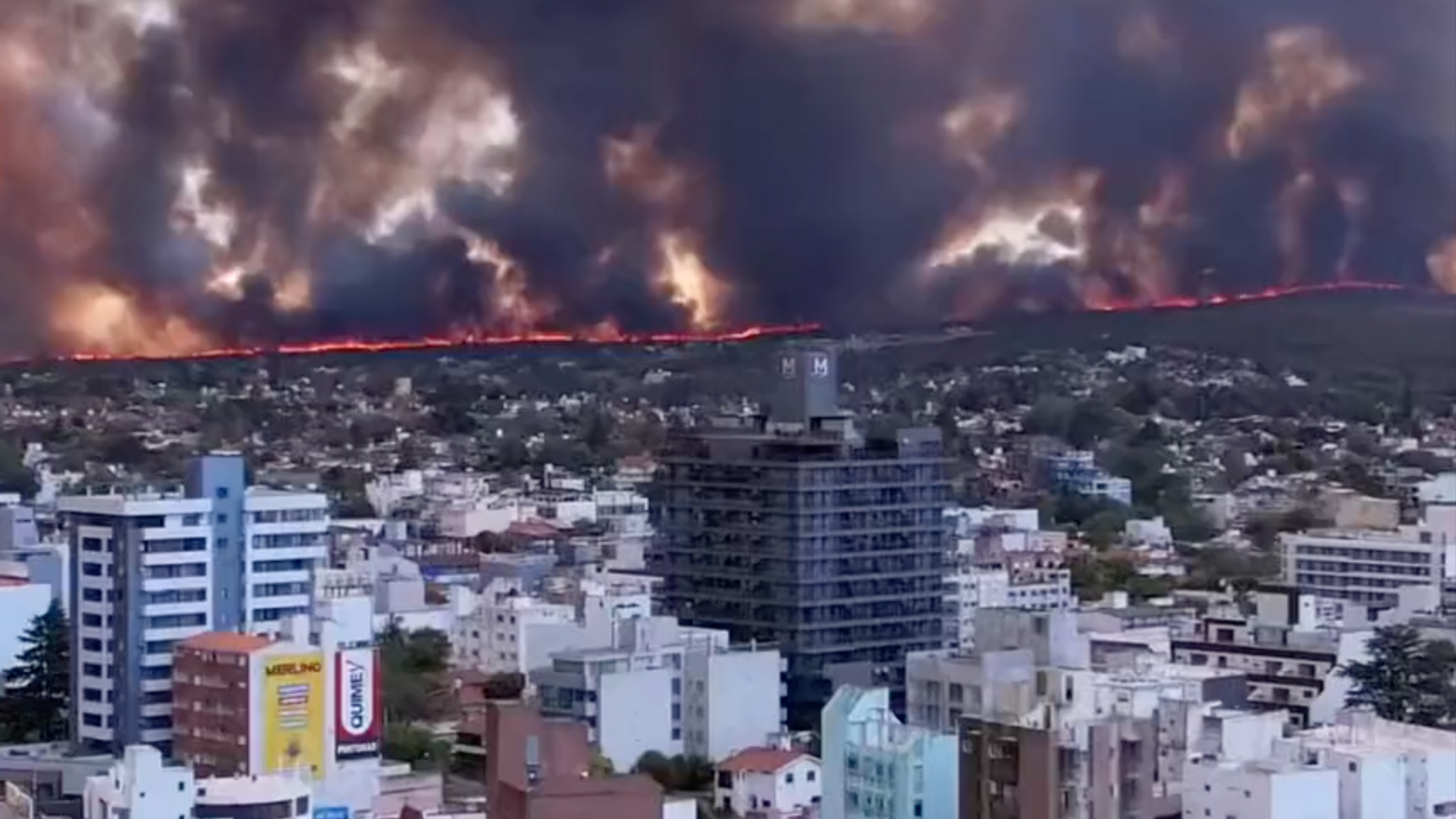 Incendio por fogata mal apagada arrasa miles de hectáreas en Córdoba, Argentina