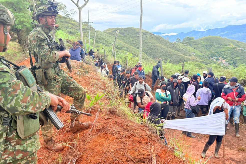 Ejército denuncia nueva asonada para evitar operación contra disidencias en Jamundí