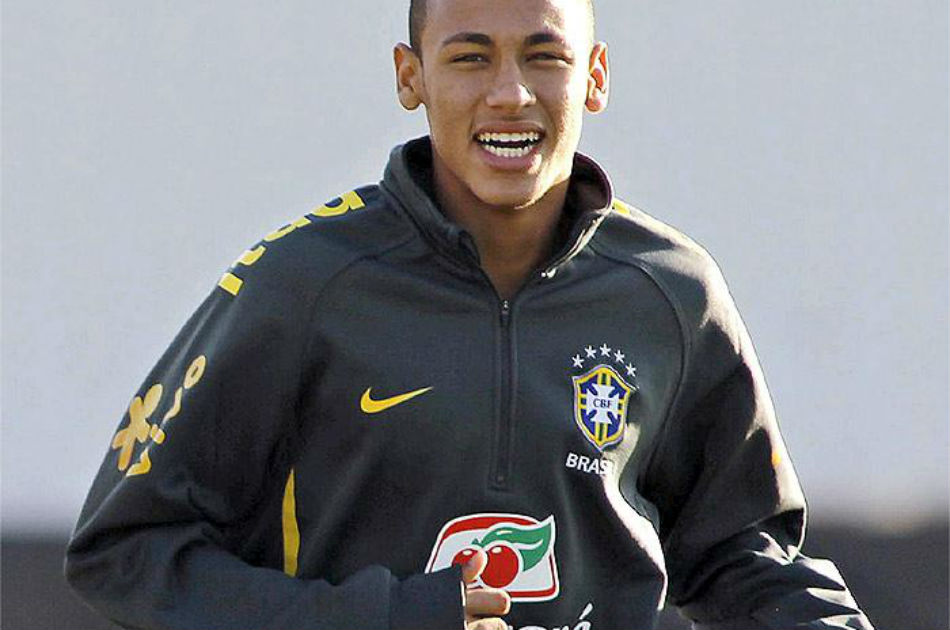 Neymar le dice adiós al Santos antes de llegar al Barcelona