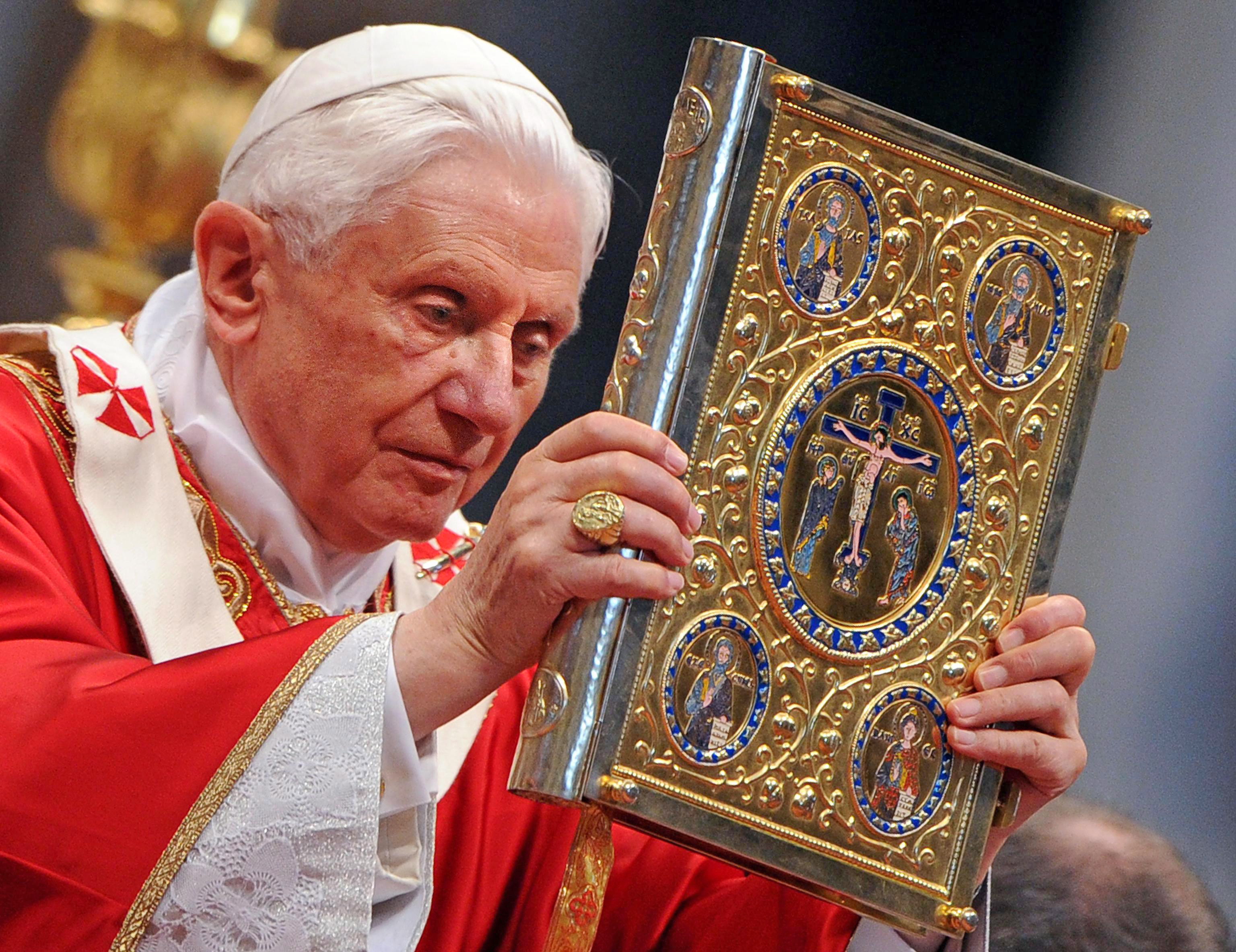 Muerte de Benedicto XVI: Iglesia católica en Colombia recuerda al papa emérito