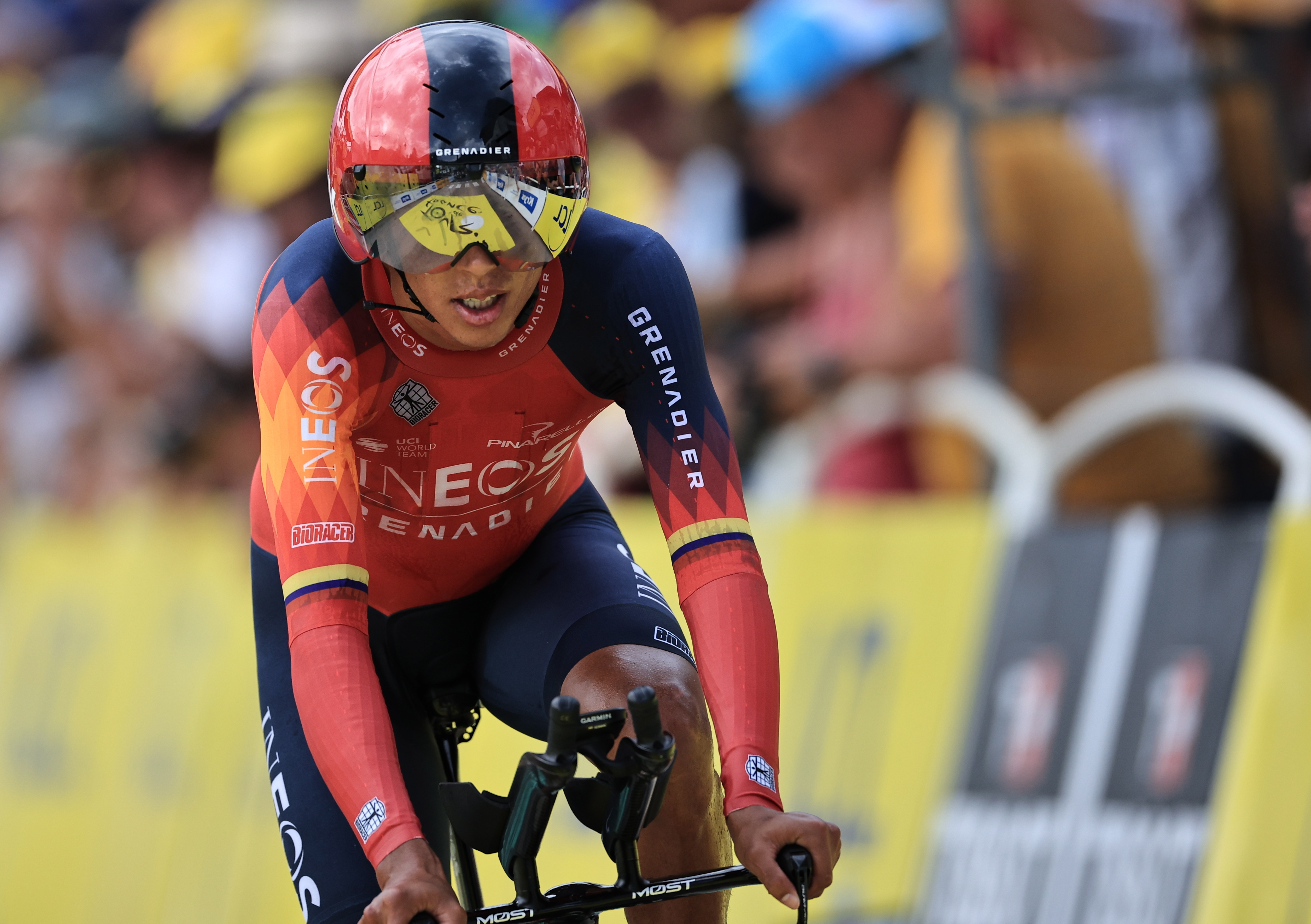 Combloux (France), 18/07/2023.- Colombian rider Egan Bernal of team INEOS Grenadiers in action during the 16th stage of the Tour de France 2023, a 22.4kms individual time trial (ITT) from Passy to Combloux, France, 18 July 2023. (Ciclismo, Francia) EFE/EPA/CHRISTOPHE PETIT TESSON