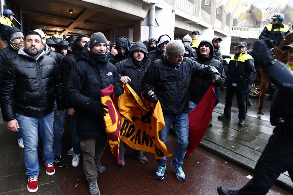 UEFA investigará los hechos violentos en el partido entre Feyenoord-Roma