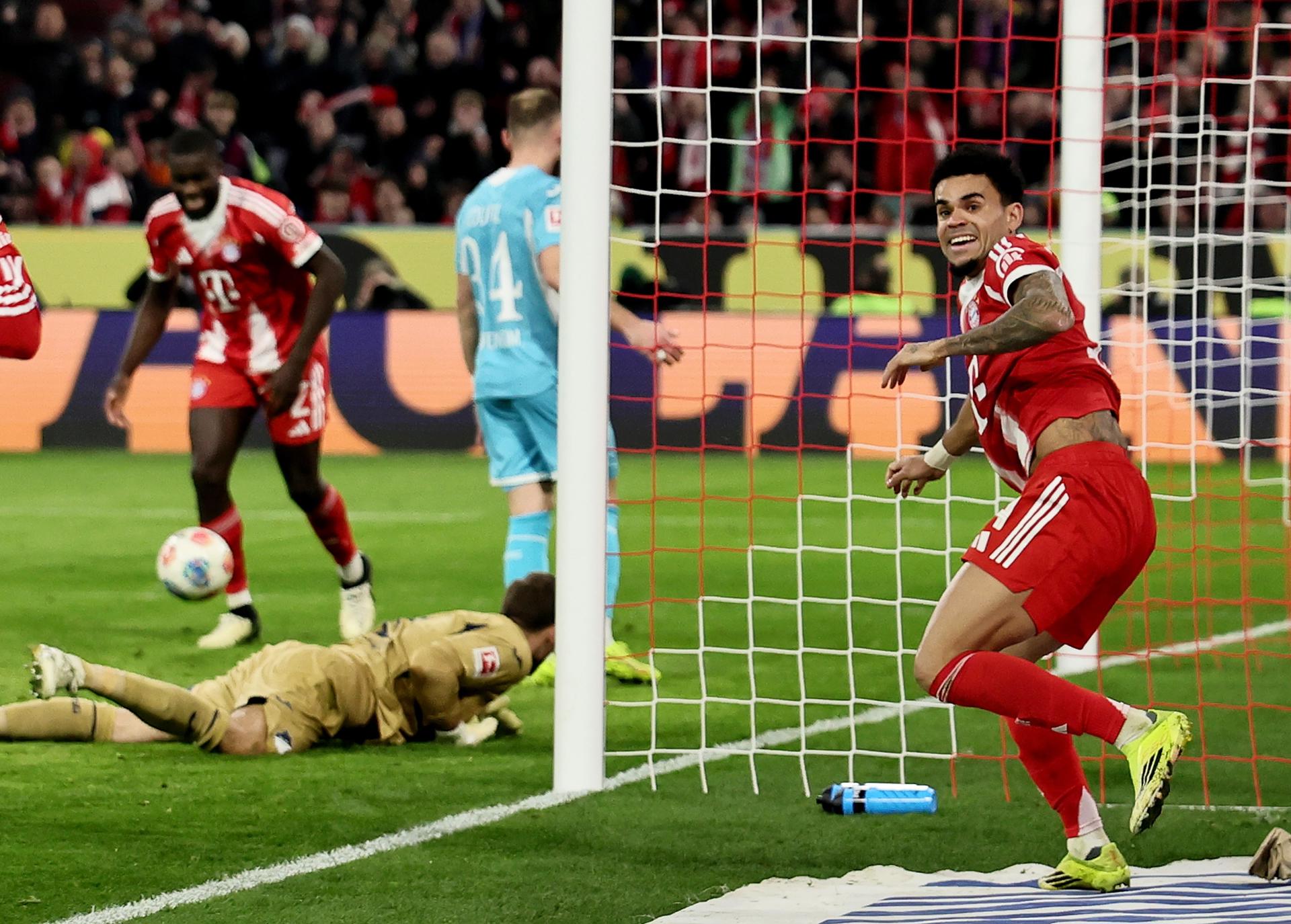 Así quedó la tabla de goleadores de la Bundesliga tras el triplete de Luis Díaz