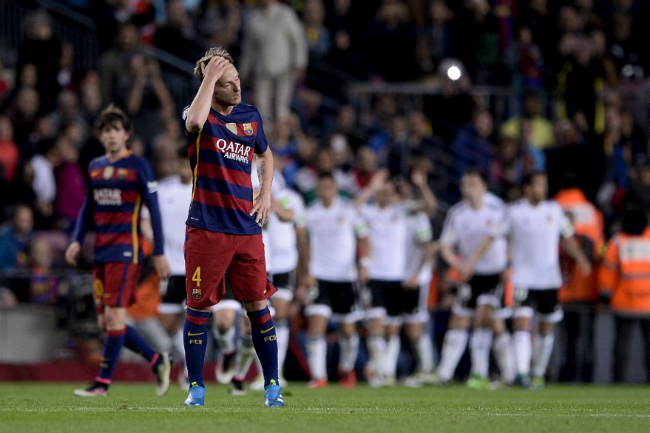 Barcelona cae ante el Valencia y pierde la ventaja en la Liga