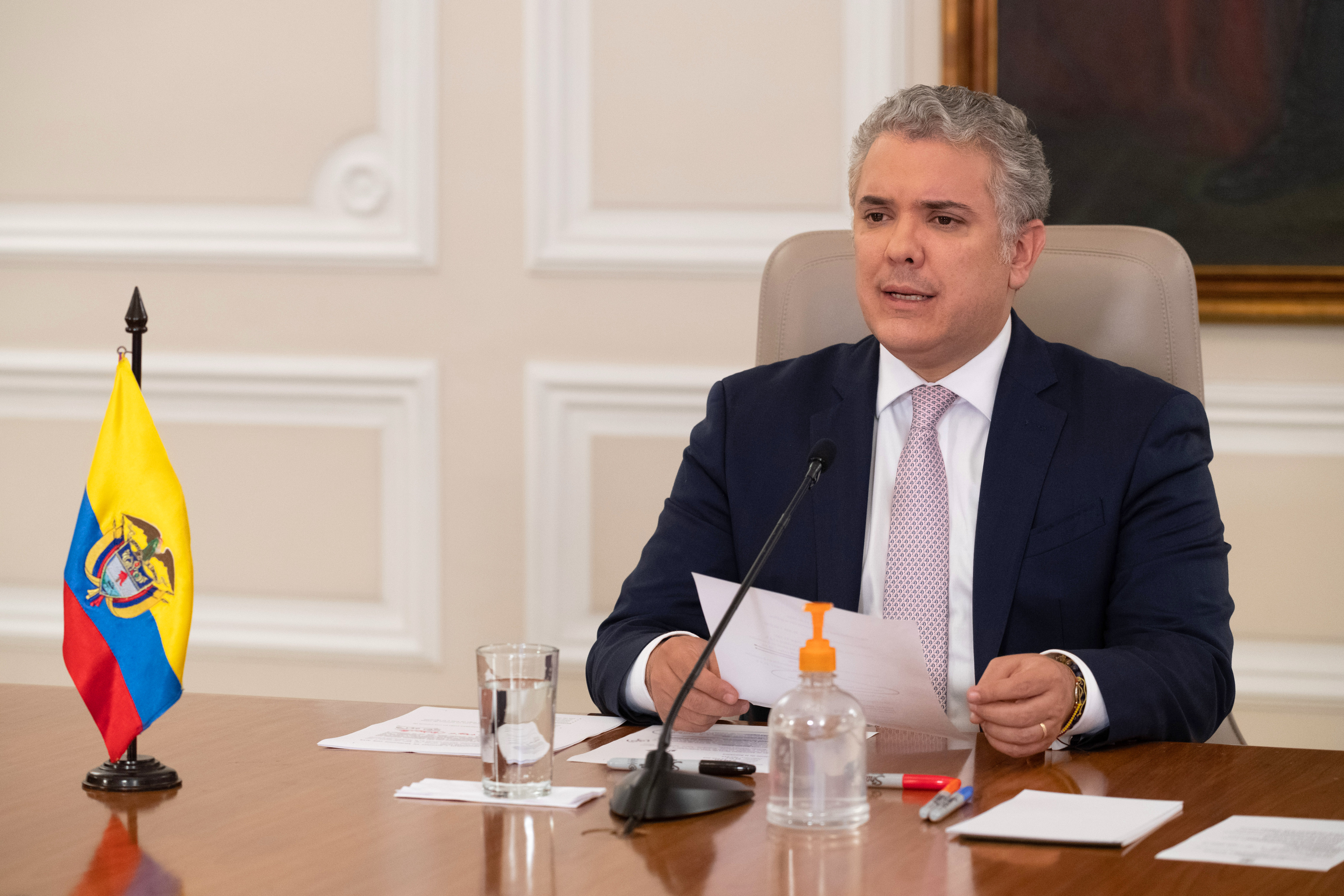 Duque dice que no se ampliaría la base del impuesto de renta en reforma tributaria