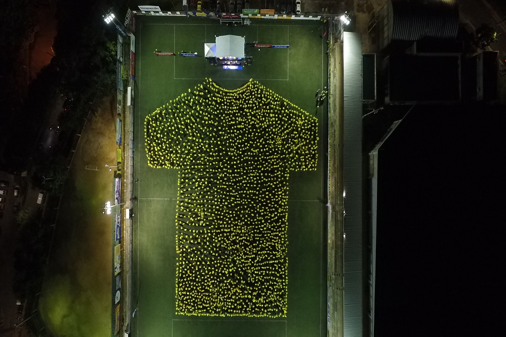 Bucaramanga impone un Guinness World Records: la imagen con el mayor número de personas formando una camiseta