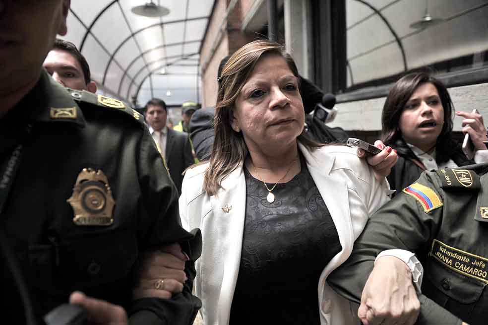 Juez condena a exrectora del colegio de Sergio Urrego