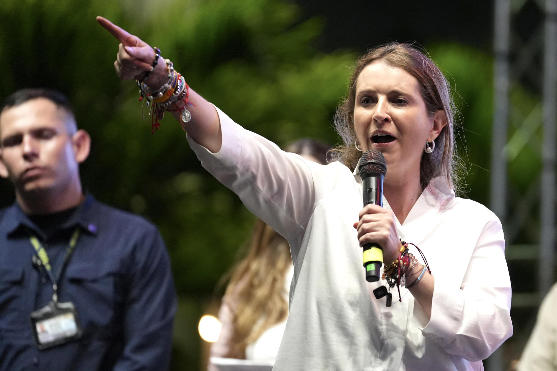 Álvaro Uribe y Paloma Valencia anuncian su apoyo a la campaña de Abelardo de la Espriella