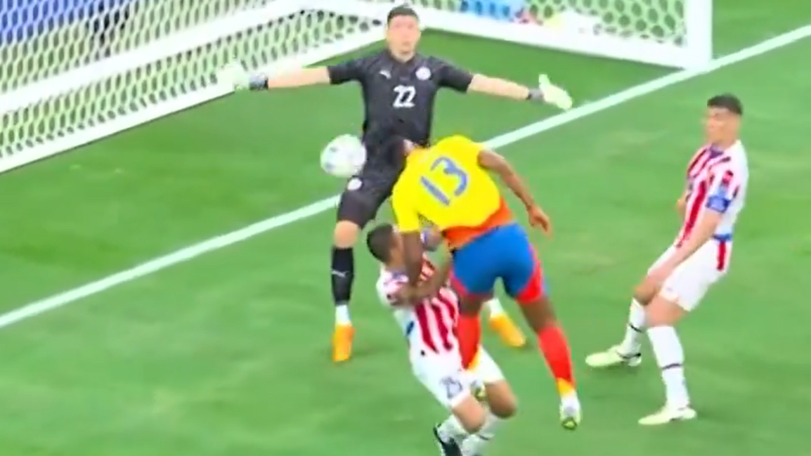 ¿No era penalti? Vea la jugada que anuló el VAR en el partido de Colombia