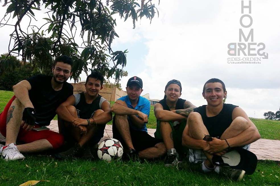 Hombres en desorden