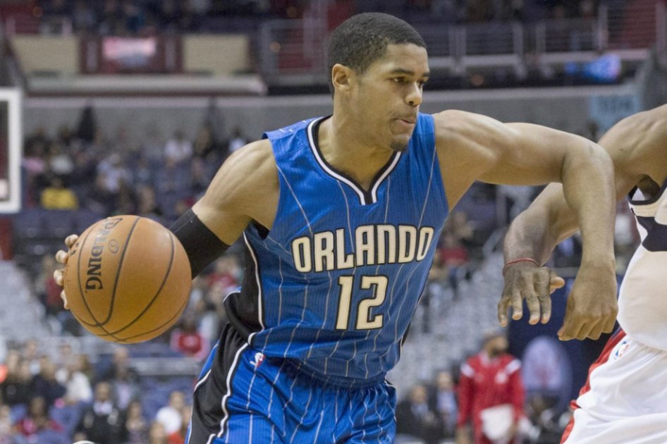 Los Magic le quitaron invicto a los Raptors