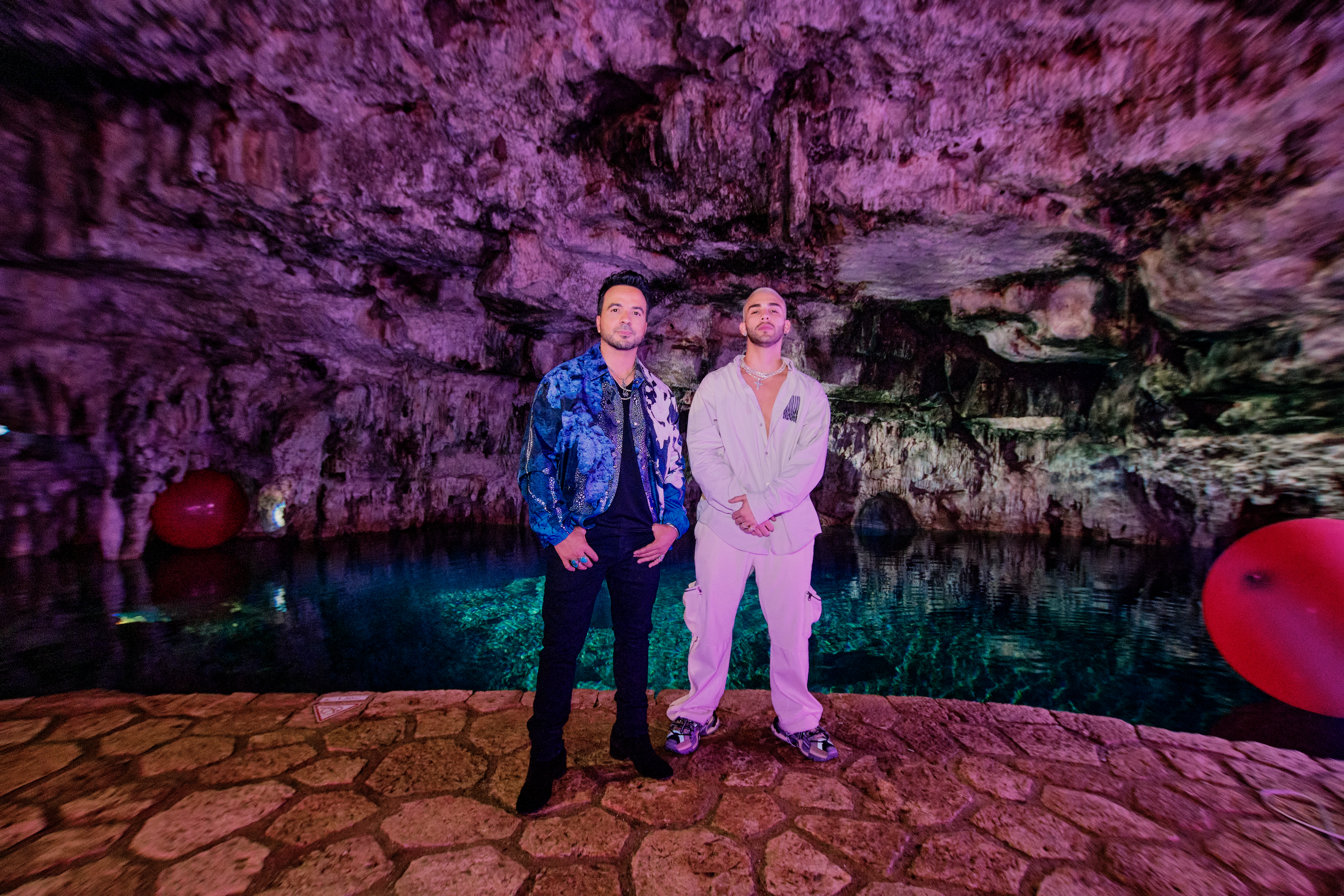 Luis Fonsi estrena su sencillo “Vacaciones” junto a Manuel Turizo