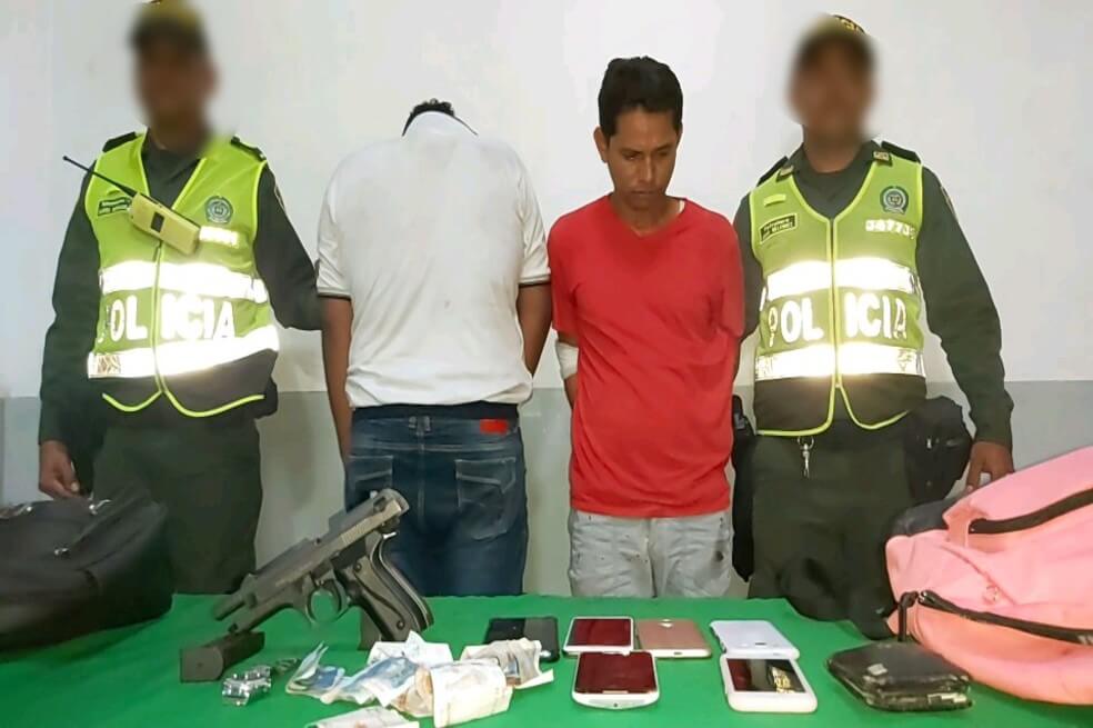 Comandante de la Policía de Barranquilla impide atraco en bus de servicio público