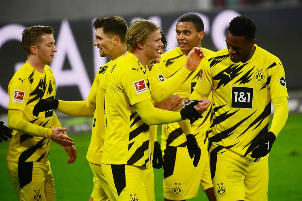 Haaland, doblete y figura en el triunfo del Dortmund sobre el Leipzig