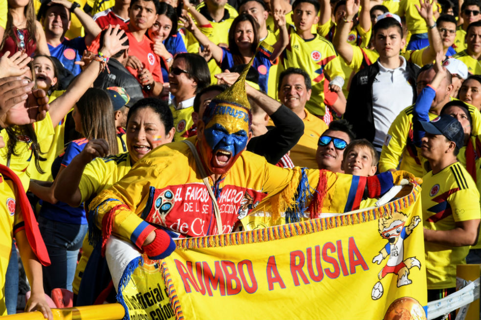 Fiesta tricolor en las tribunas de El Campín para la despedida de la Selección Colombia
