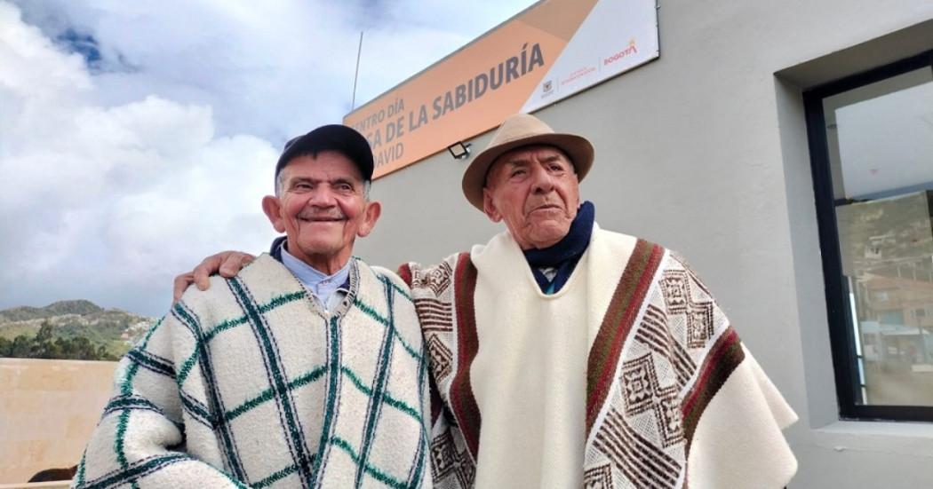 Creatividad sin edad: adultos reinventan su arte en los Centros Día de Bogotá