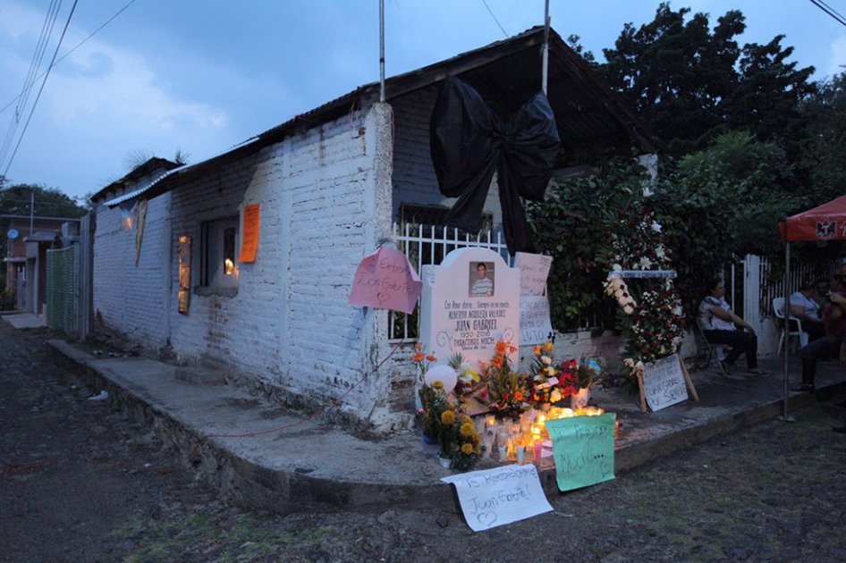 Familia de Juan Gabriel pide tiempo para vivir su dolor en la intimidad