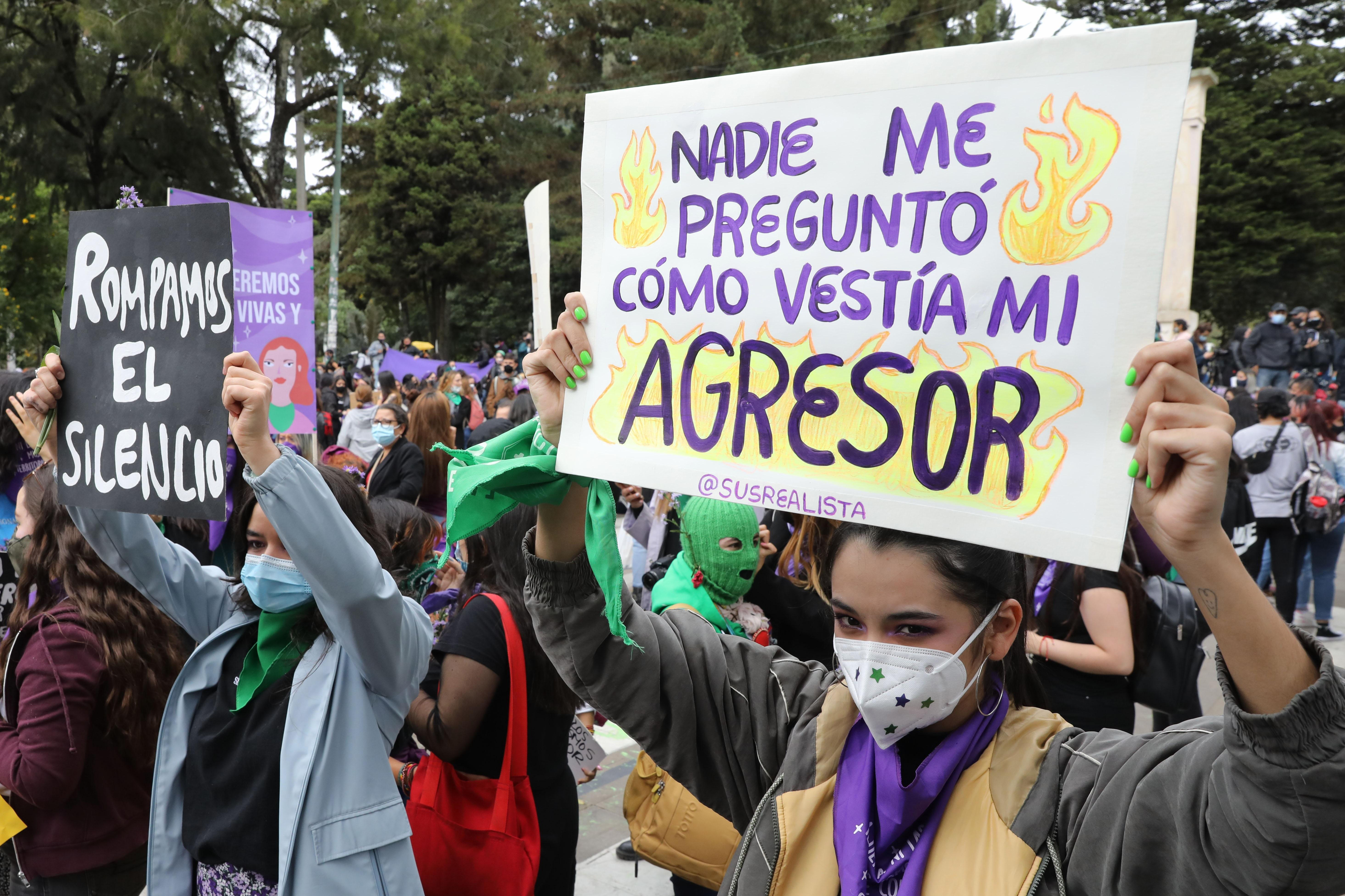Las formas en que hombres y mujeres siguen justificando la violencia sexual