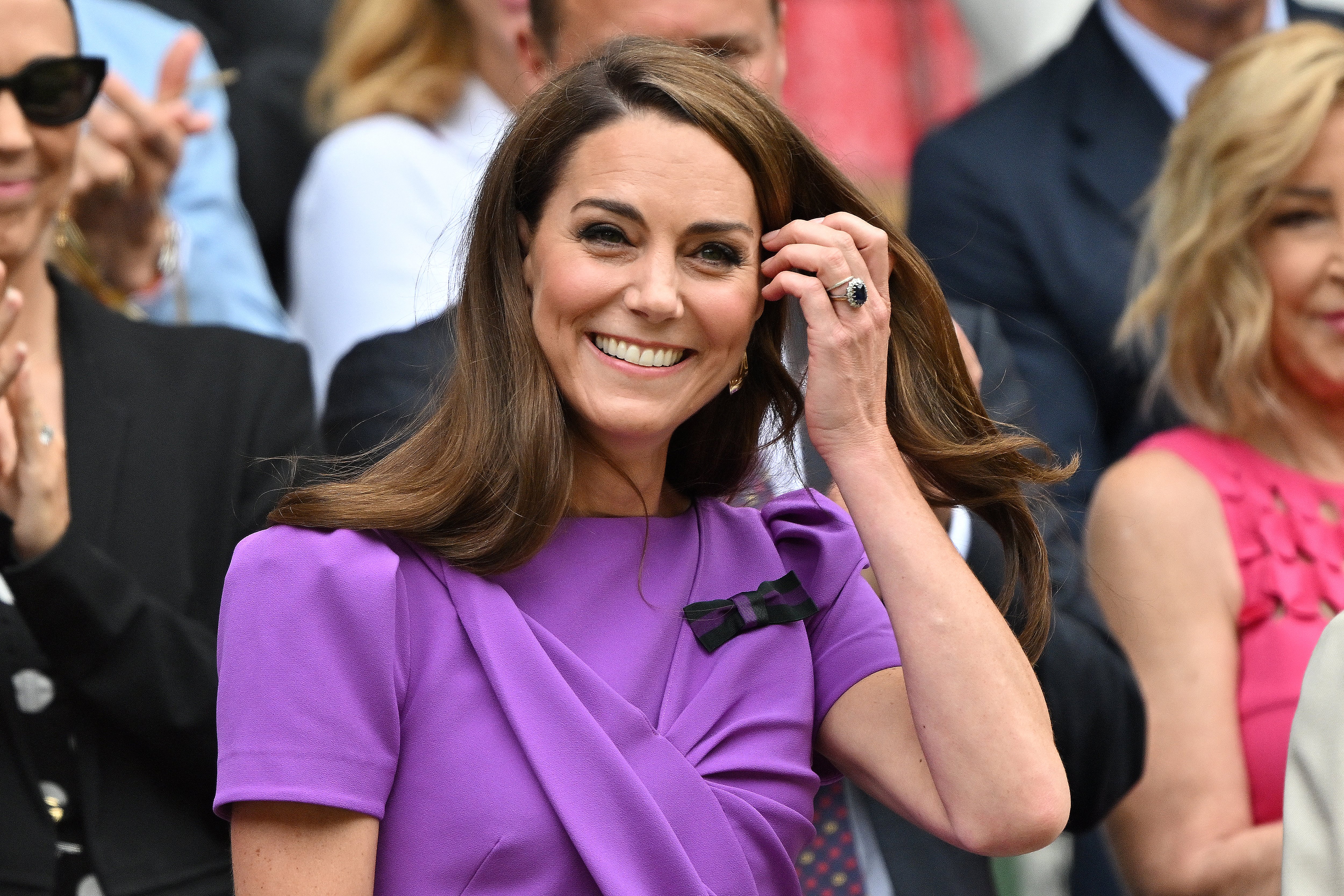 Kate Middleton reaparece en Wimbledon para entregar el trofeo al ganador