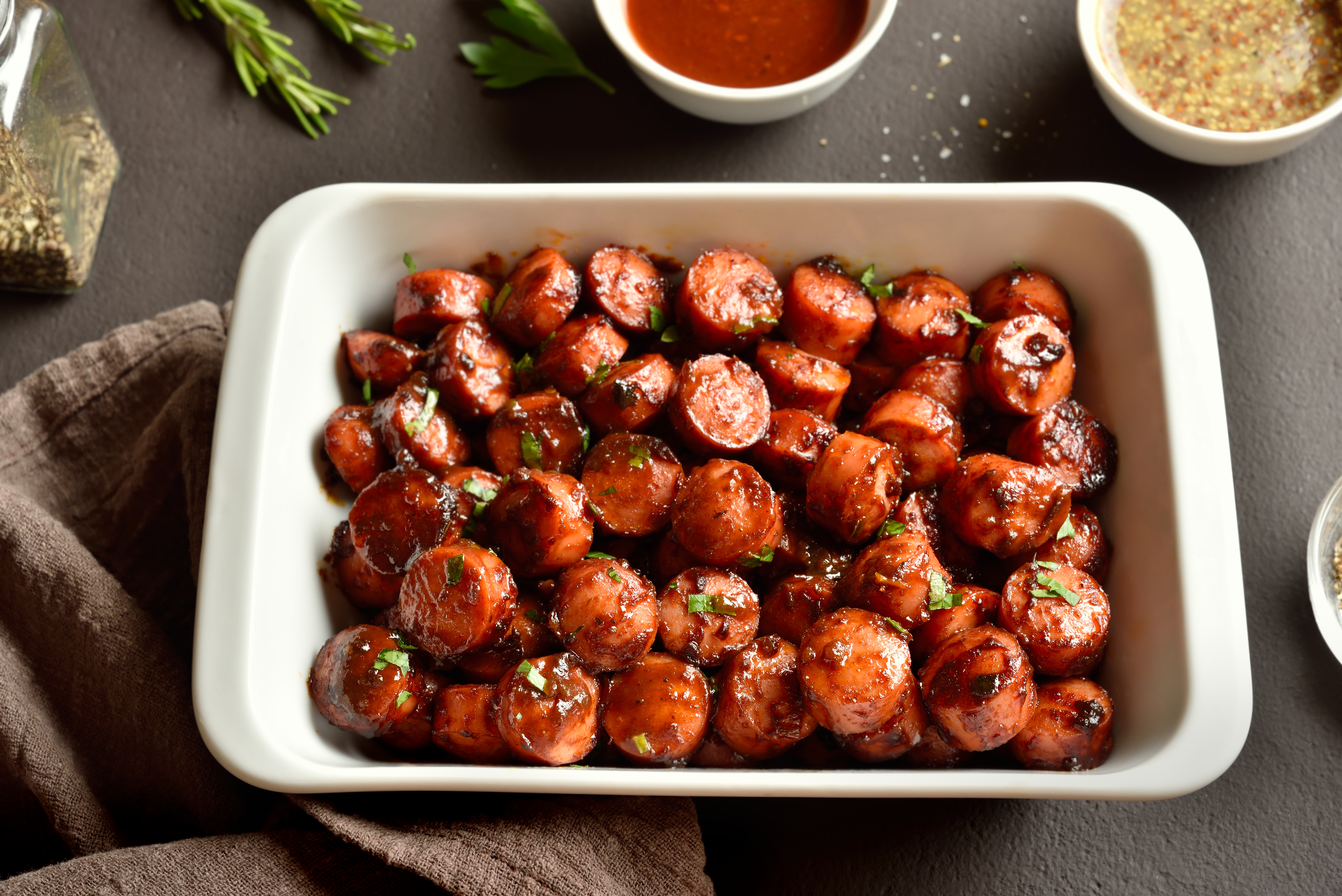 Salchichas con panela picante listas en 20 minutos