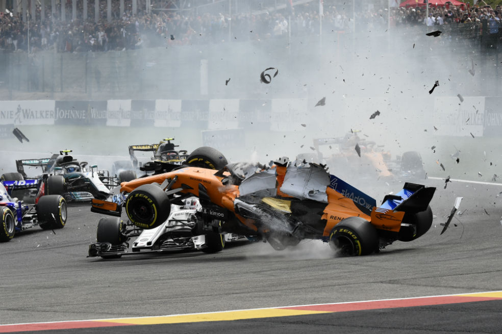 El accidente de Fernando Alonso en el GP de Bélgica, desde todos los ángulos