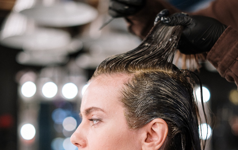 El color de pelo de la temporada rejuvenece e ilumina la piel