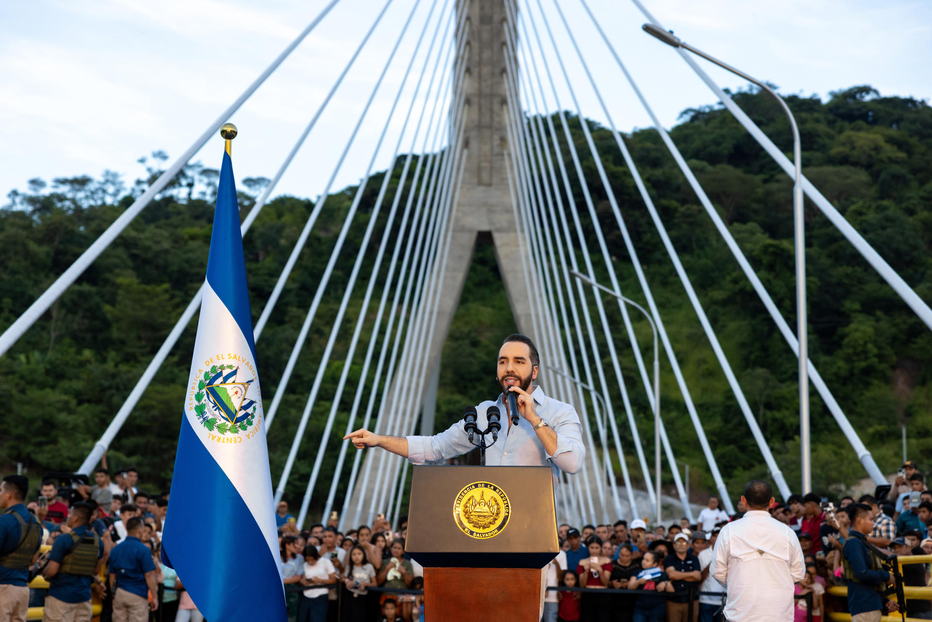 El Salvador, el país de mayor deterioro democrático en Latinoamérica, según IDEA