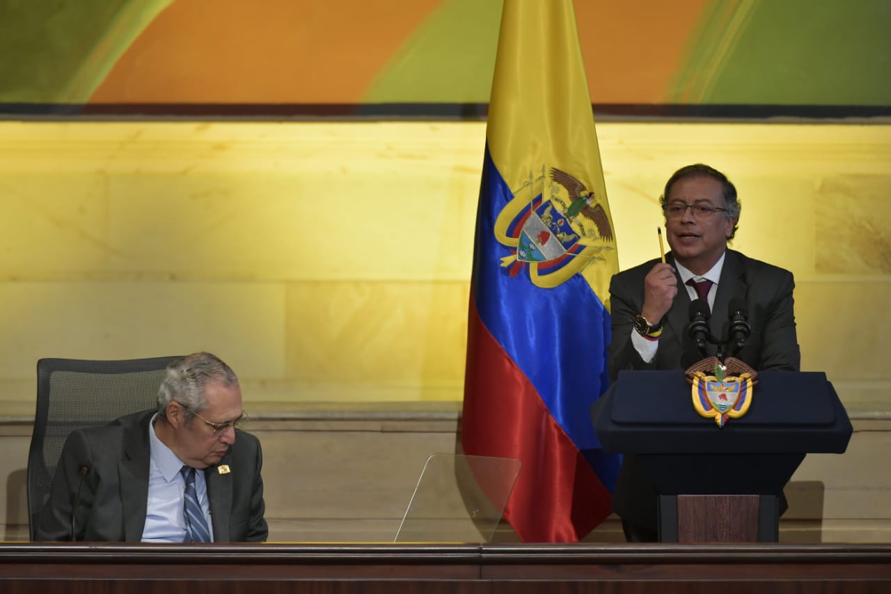 “Hay que cambiar las normas para hacer la reforma agraria”: Petro en el Congreso