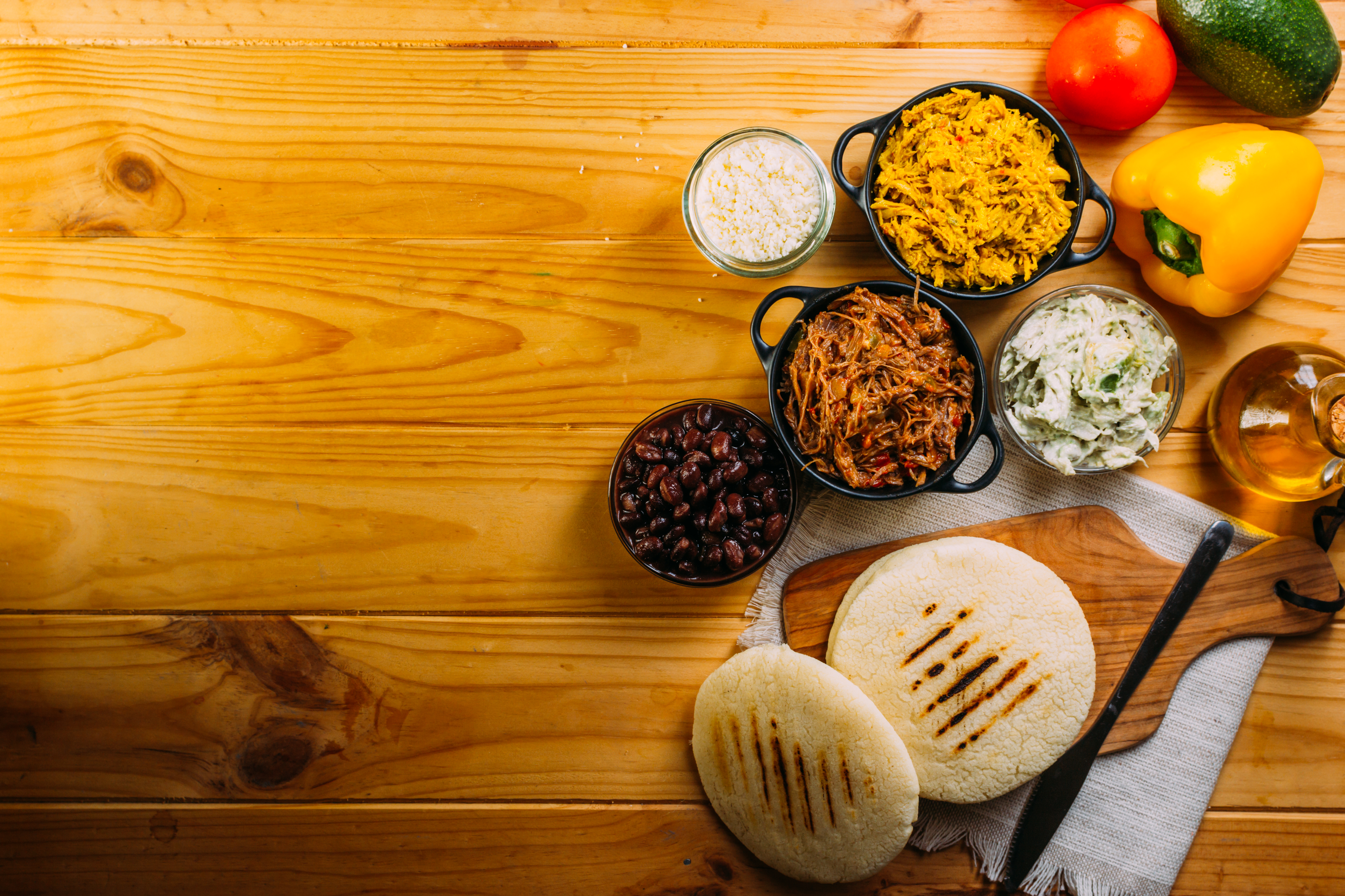 ¿Con ganas de arepa para el almuerzo? Esta receta de montaditos es para ti