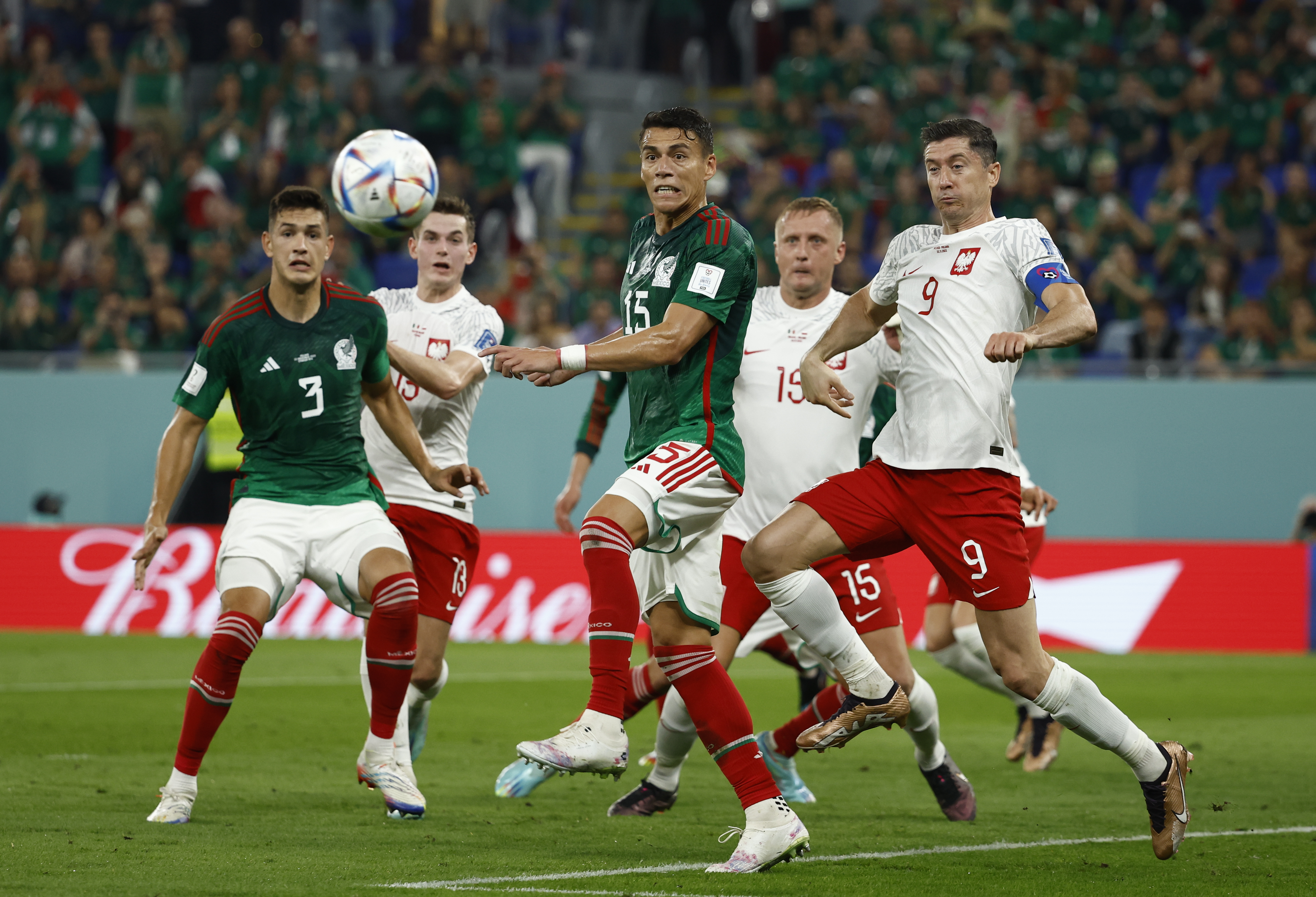FIFA abre expediente disciplinario a México por cánticos de sus hinchas