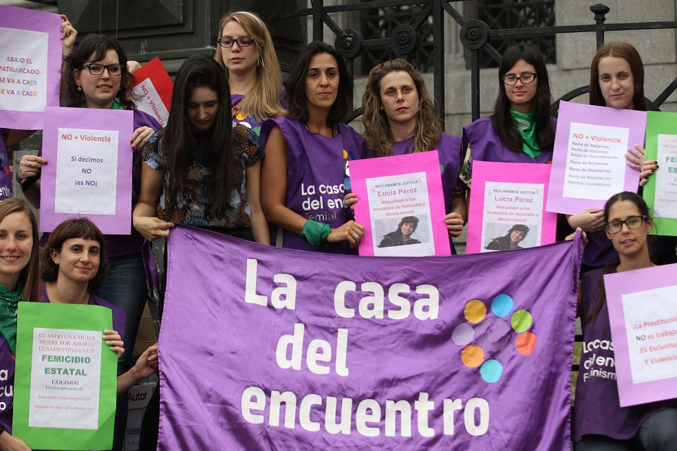 Absuelven a acusados por feminicidio de una joven en caso que estremeció a Argentina