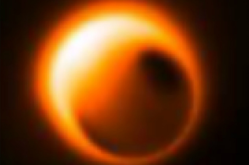 Esta última observación sugiere que podrían haber nacido grandes o que se agrandaron de forma muy rápida.