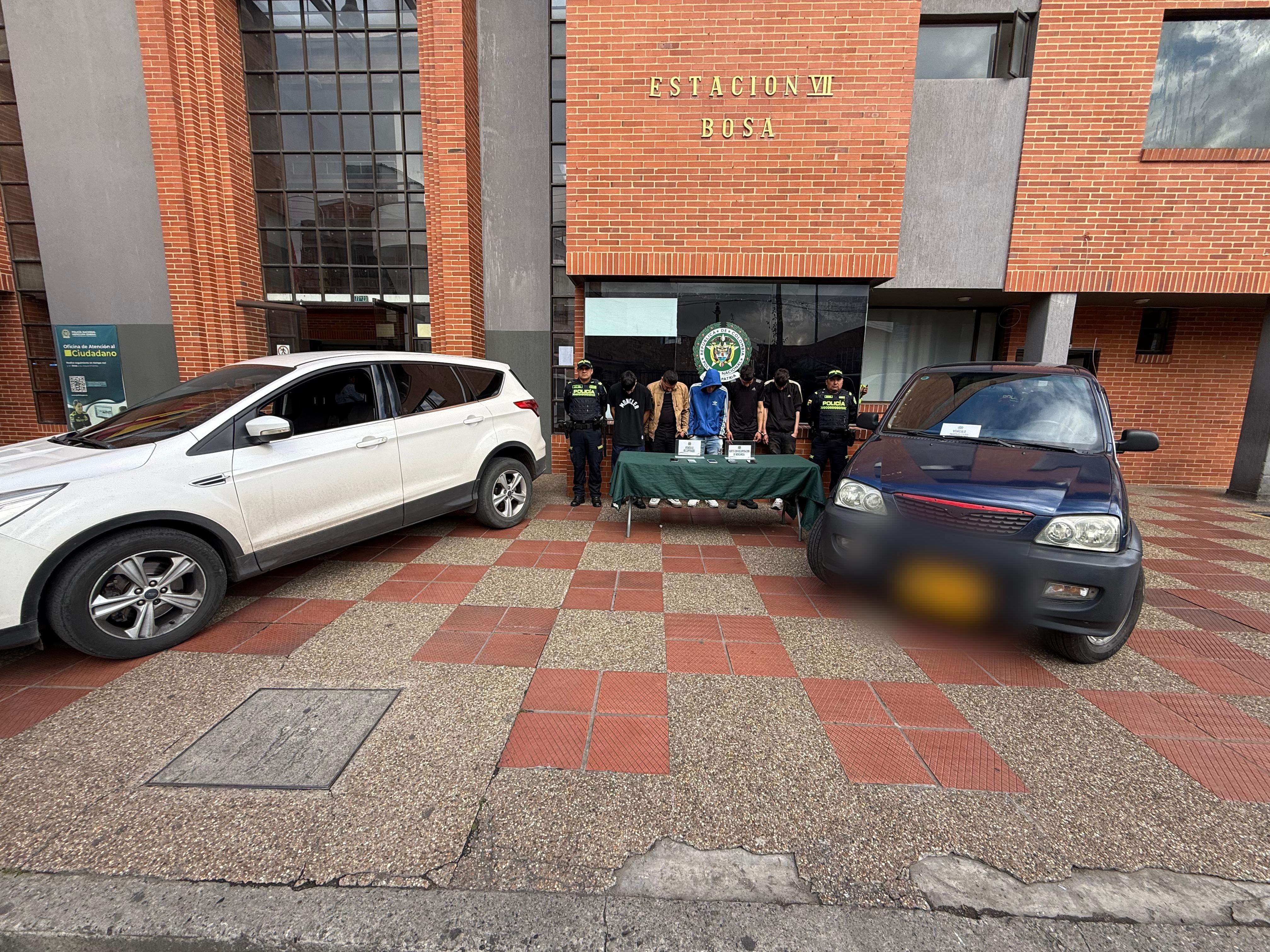 Persecución por atraco a camioneta dejó cinco capturados de una banda delincuencial