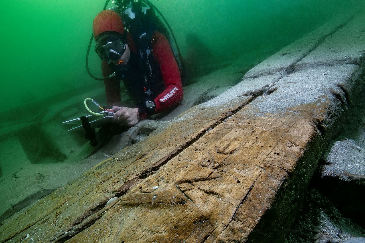Arqueólogos descubren los restos de un barco egipcio de 2000 años de antigüedad