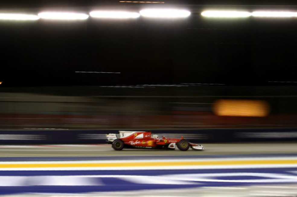 Sebastian Vettel logra la pole position del Gran Premio de Singapur