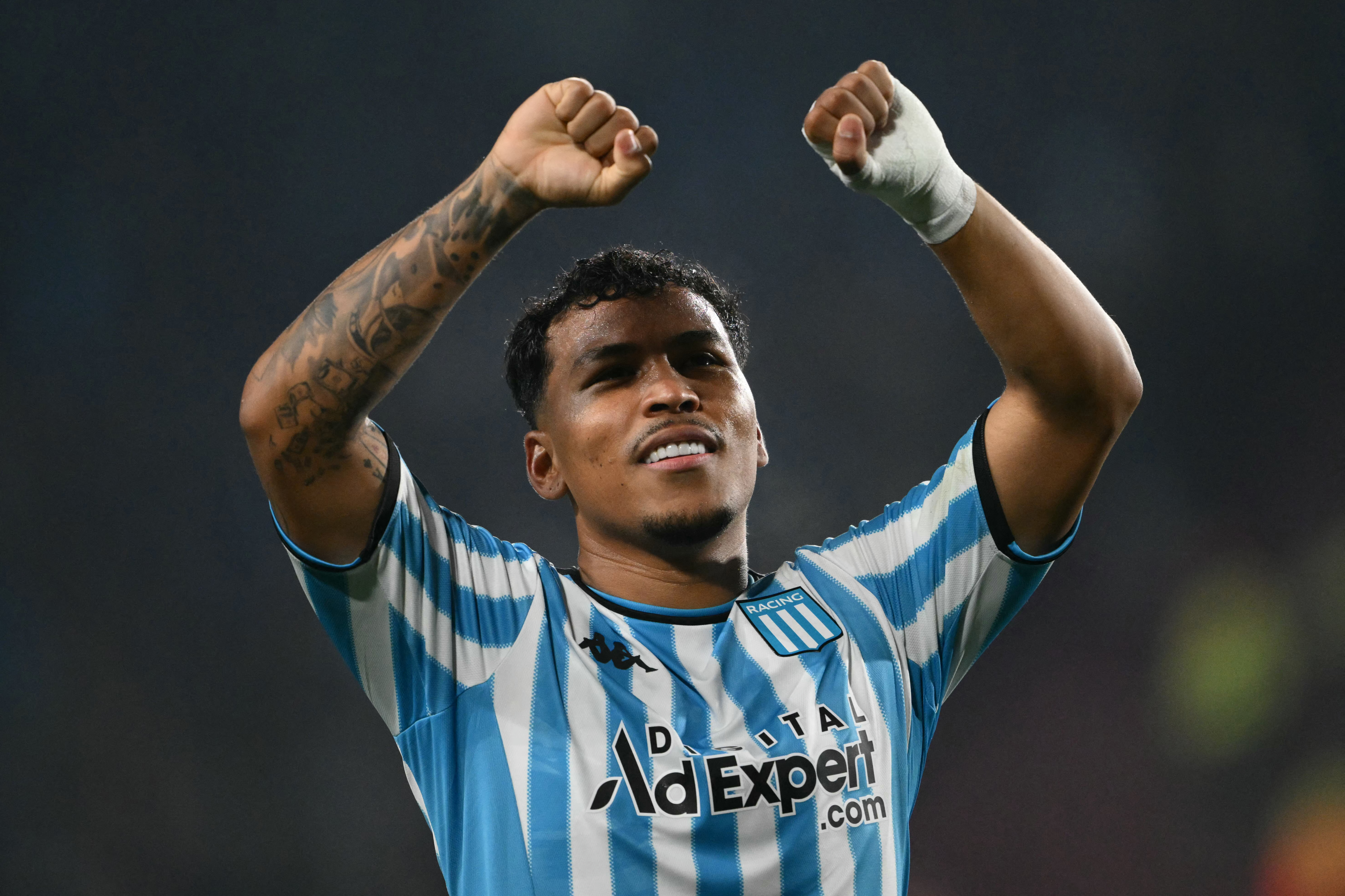 De la mano de los colombianos, Racing le ganó a Boca Juniors