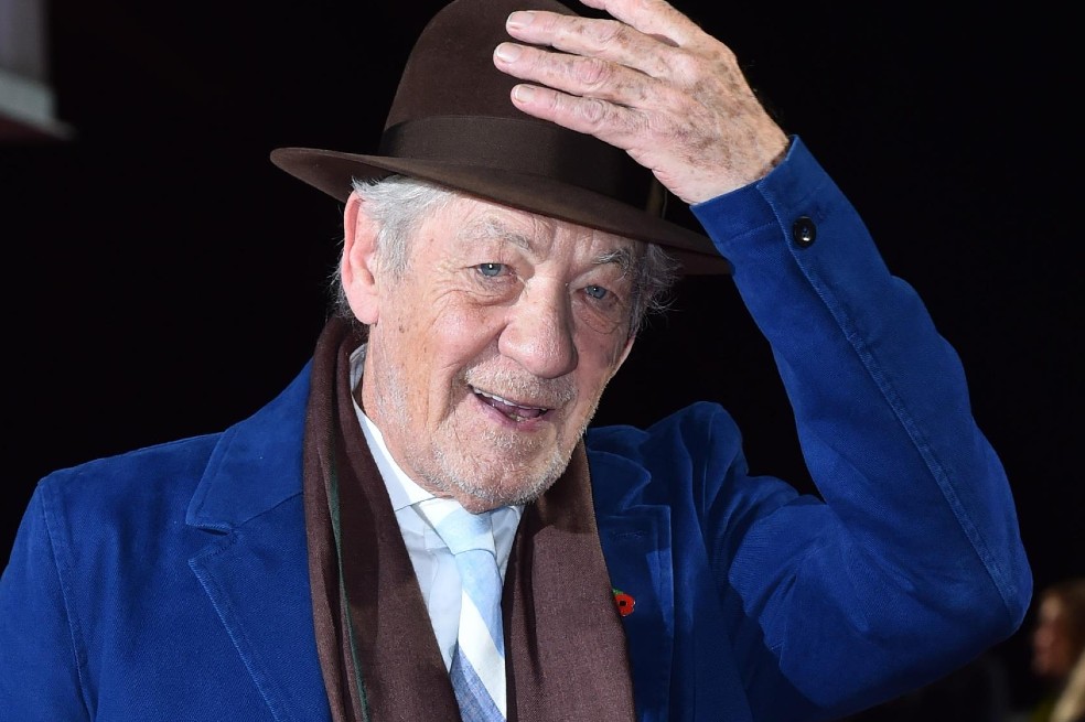 Ian McKellen, actor de “El Señor de los Anillos”, se vacunó contra el coronavirus