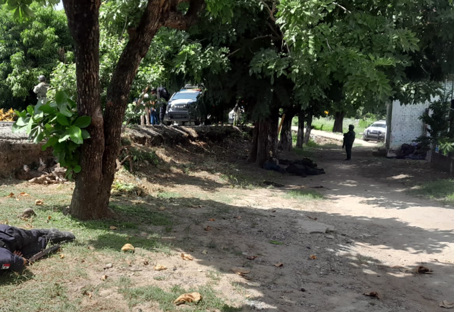 Varios civiles y policías fallecieron en ataques armados en México