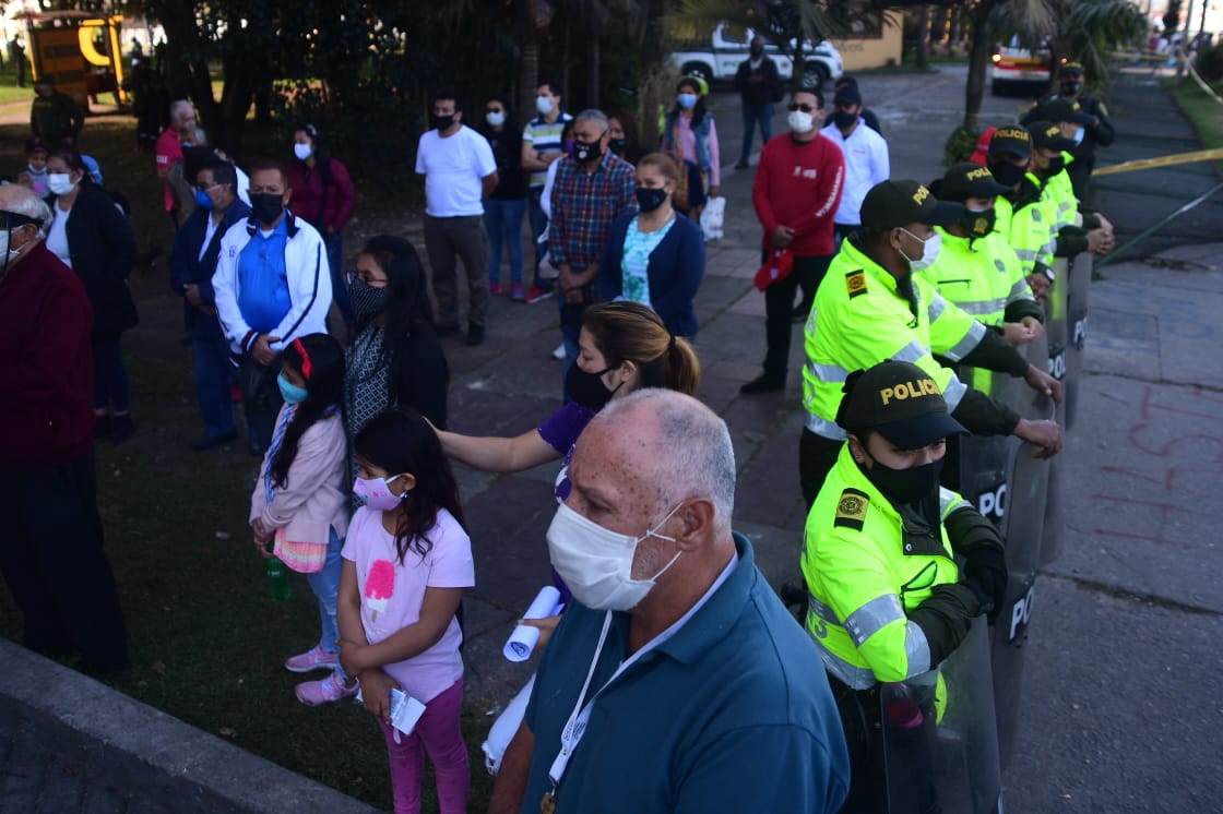 Imágenes de la eucaristía en el CAI de Villa Luz en apoyo a la Policía