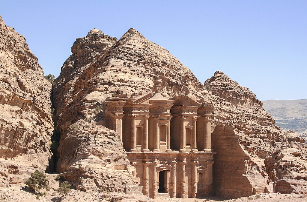 Hallan tumba secreta en el Tesoro de Petra, una de las maravillas modernas del mundo