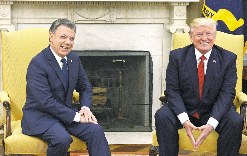Santos – Trump, más que un saludo