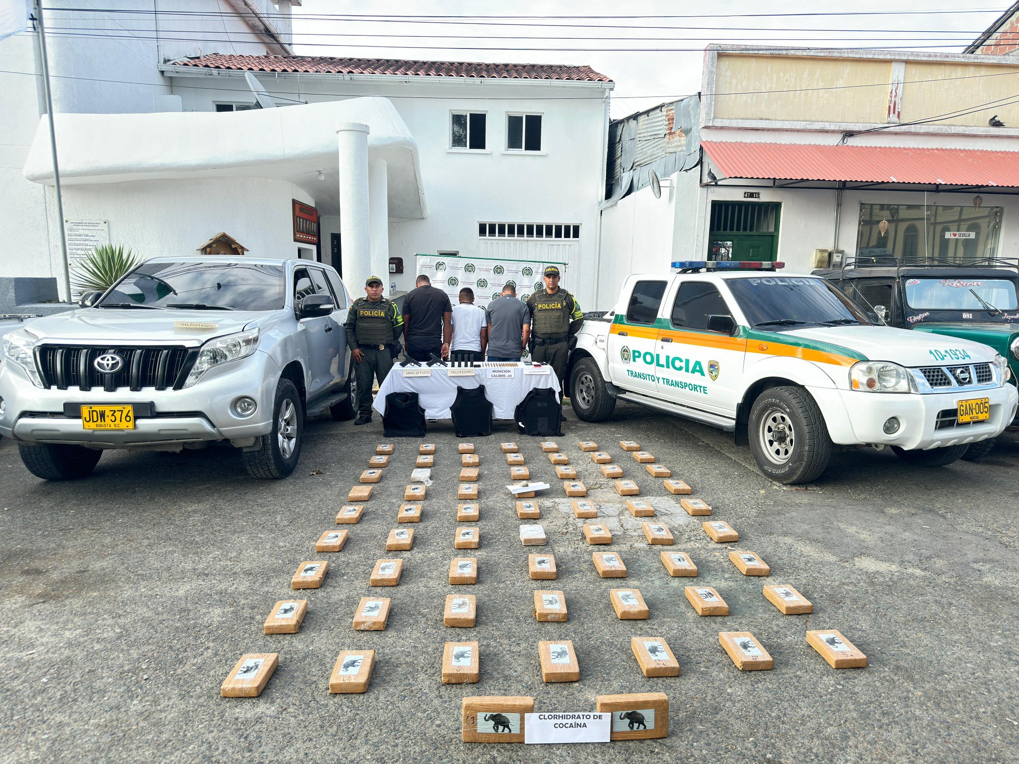 A la cárcel firmante de paz y sus dos escoltas quienes habrían transportado cocaína