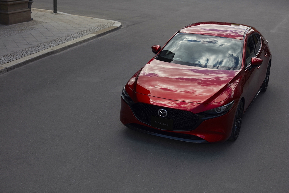 Diseño del año (World Car Design of the Year)El nuevo Mazda 3 fue el auto elegido como diseño del año para el 2020. Se trata de una de las referencias más exitosas de la firma japonesa en Colombia. Mazda es reconocida en la industria por su diseño “Kodo”, un concepto sobrio y, en ocasiones, minimalista, que hace fácil reconocer a cada vehículo de la marca. En el mercado nacional está disponible en versiones hatchbak y sedán. En 2019, se comercializaron 5.145 unidades de esta referencia.