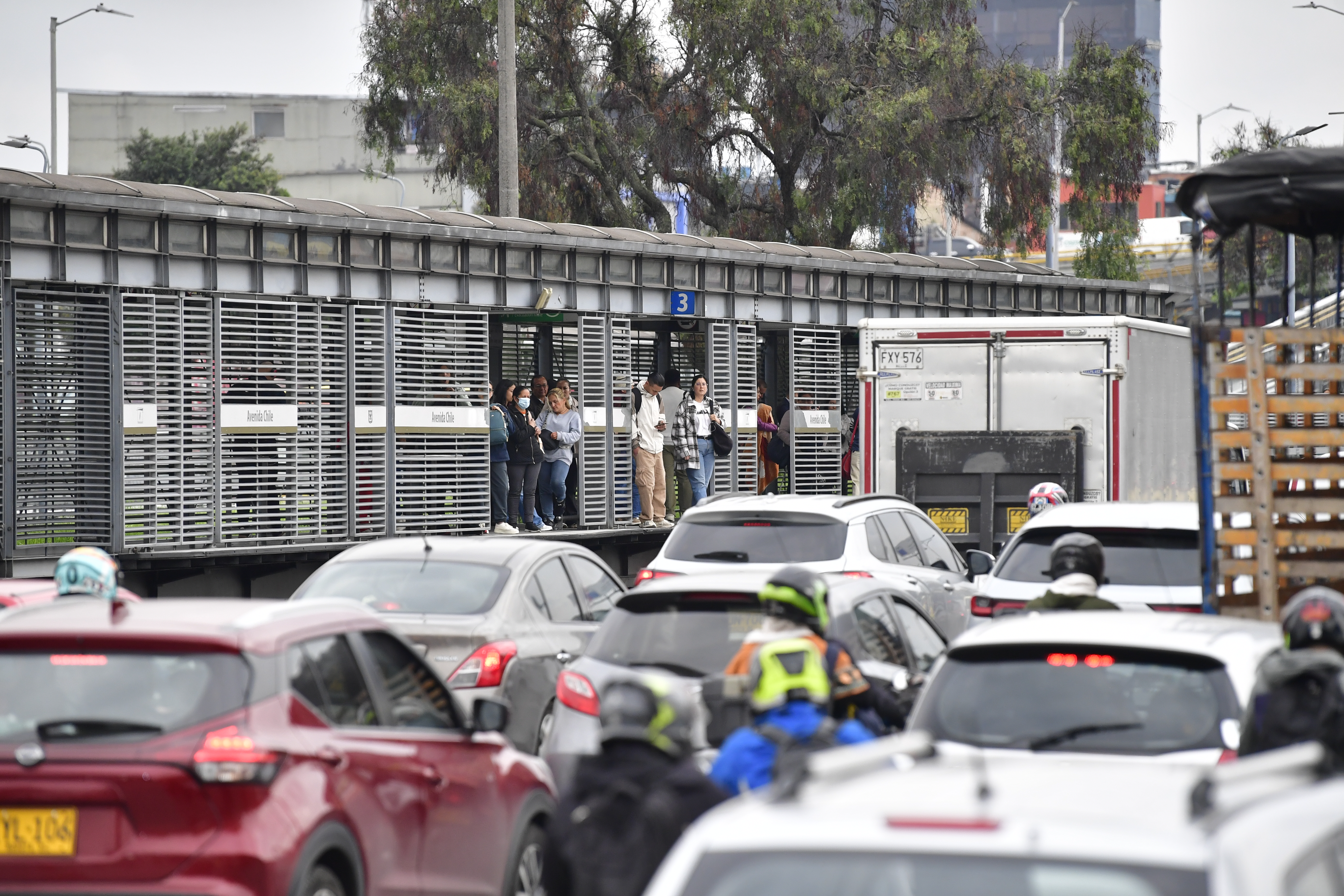 Estación Avenida Chile que integra el corredor de la NQS o Carrera 30 que no cuenta con puertas anti colados