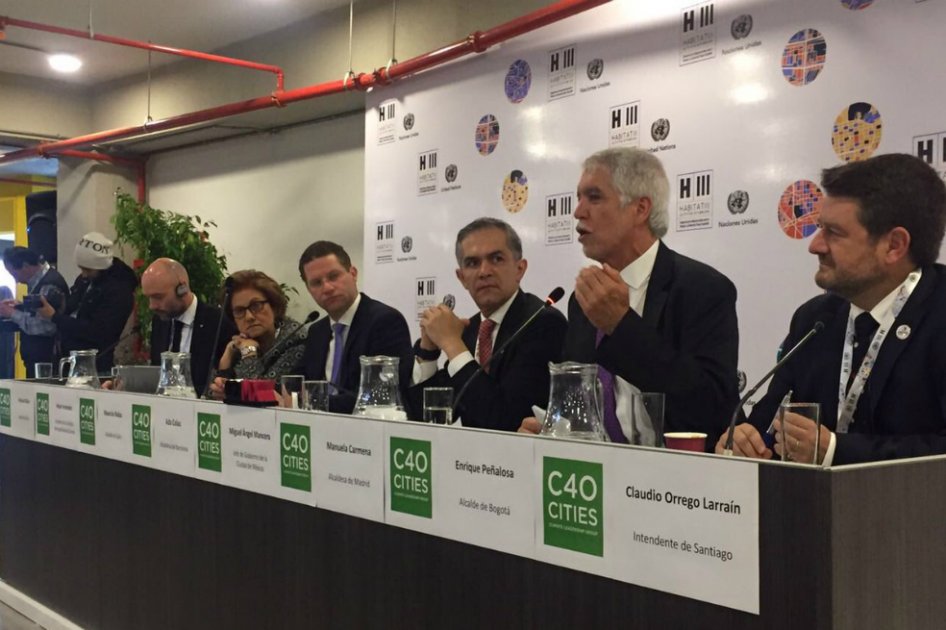Funcionarios de Bogotá le dieron 6,7 vueltas al mundo
