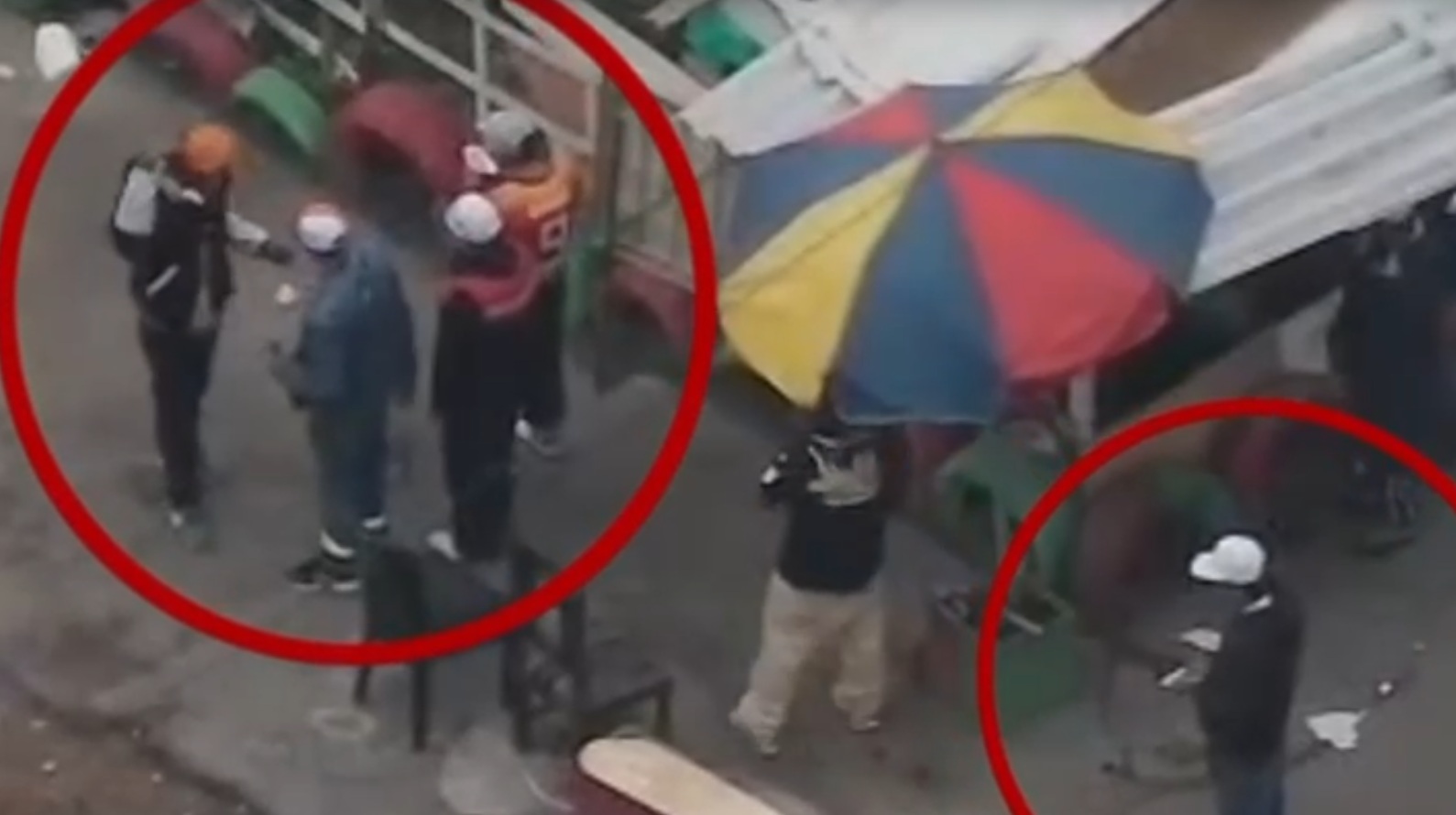 Momento en el cual los presuntos expendedores son captados por el dron de la Policía Metropolitana de Bogotá.